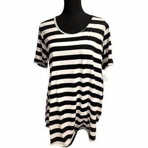 Chic Striped Women's Tee - Black and White